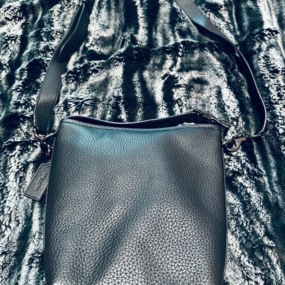 Elegant Coach Black Leather Crossbody Bag